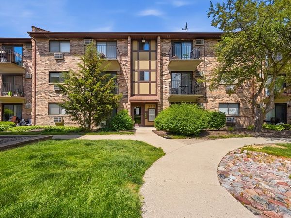 332 KLEIN CREEK Court , Unit C, Carol Stream, IL 60188