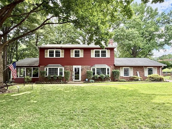 522 Chartier Drive , St Louis, MO 63135