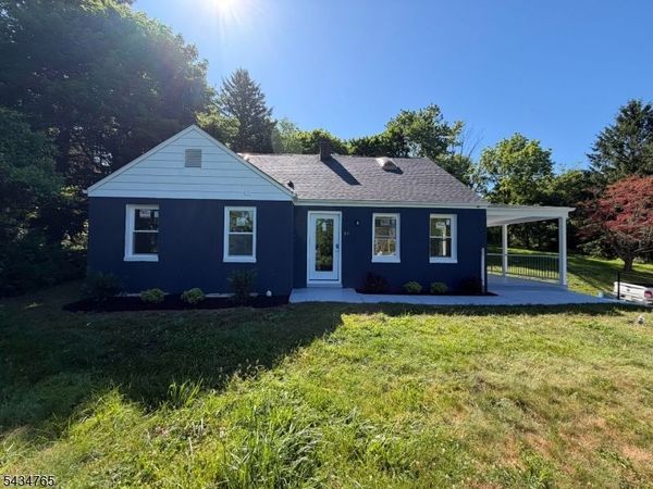 24 Lamington Rd, Readington, NJ 08889
