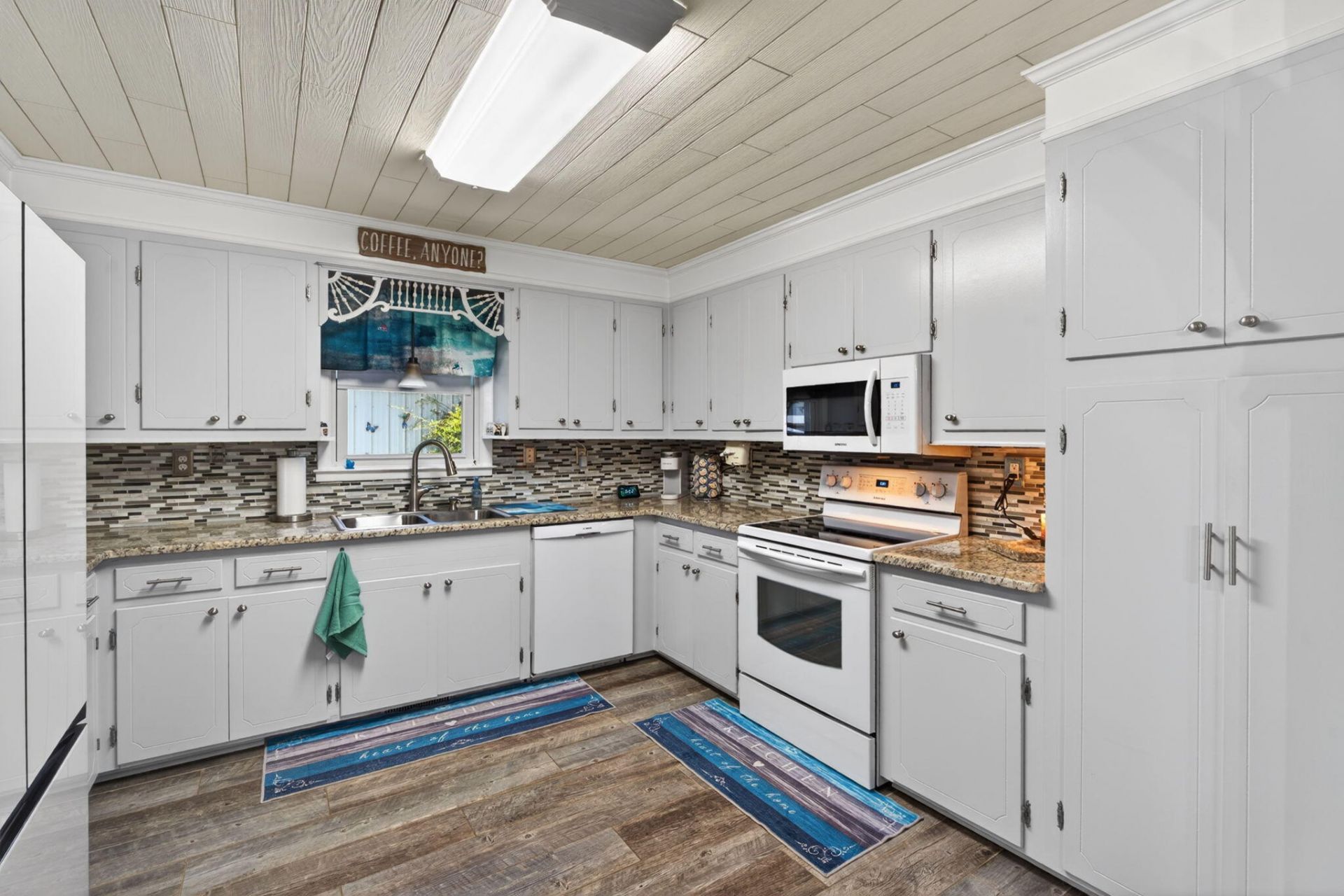 1335 Dennis Boulevard Photo 24