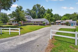 1335 Dennis Boulevard photo 4