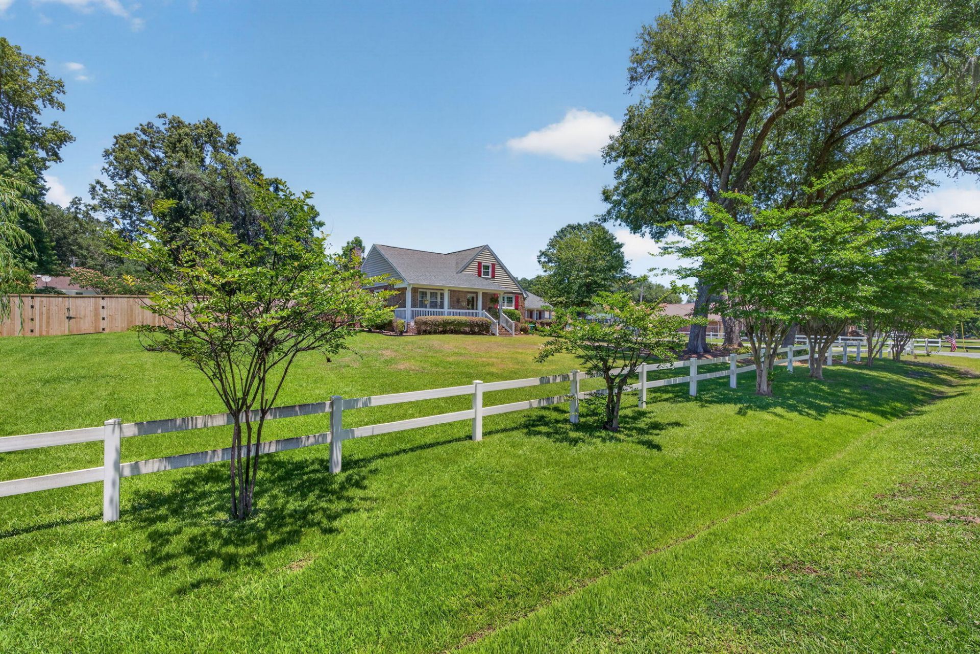 1335 Dennis Boulevard Photo 8