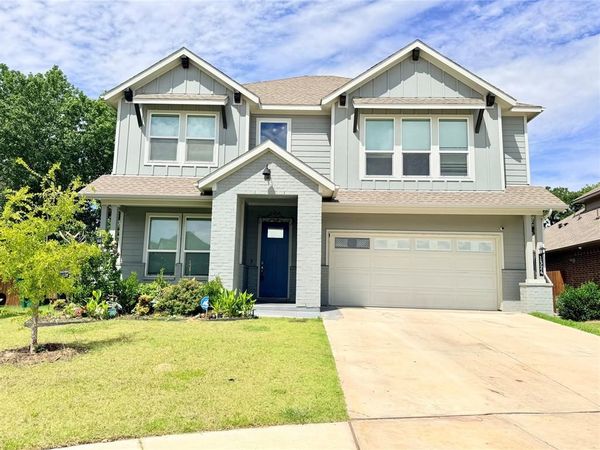 1324 Razorbill Road , Denton, TX 76205