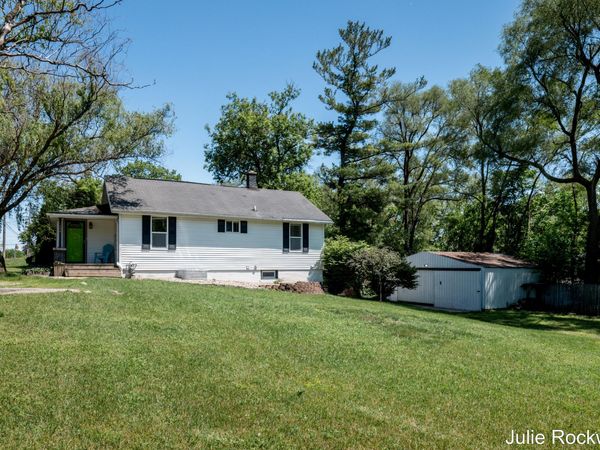 1436 Four Mile Road NE, Grand Rapids, MI 49525