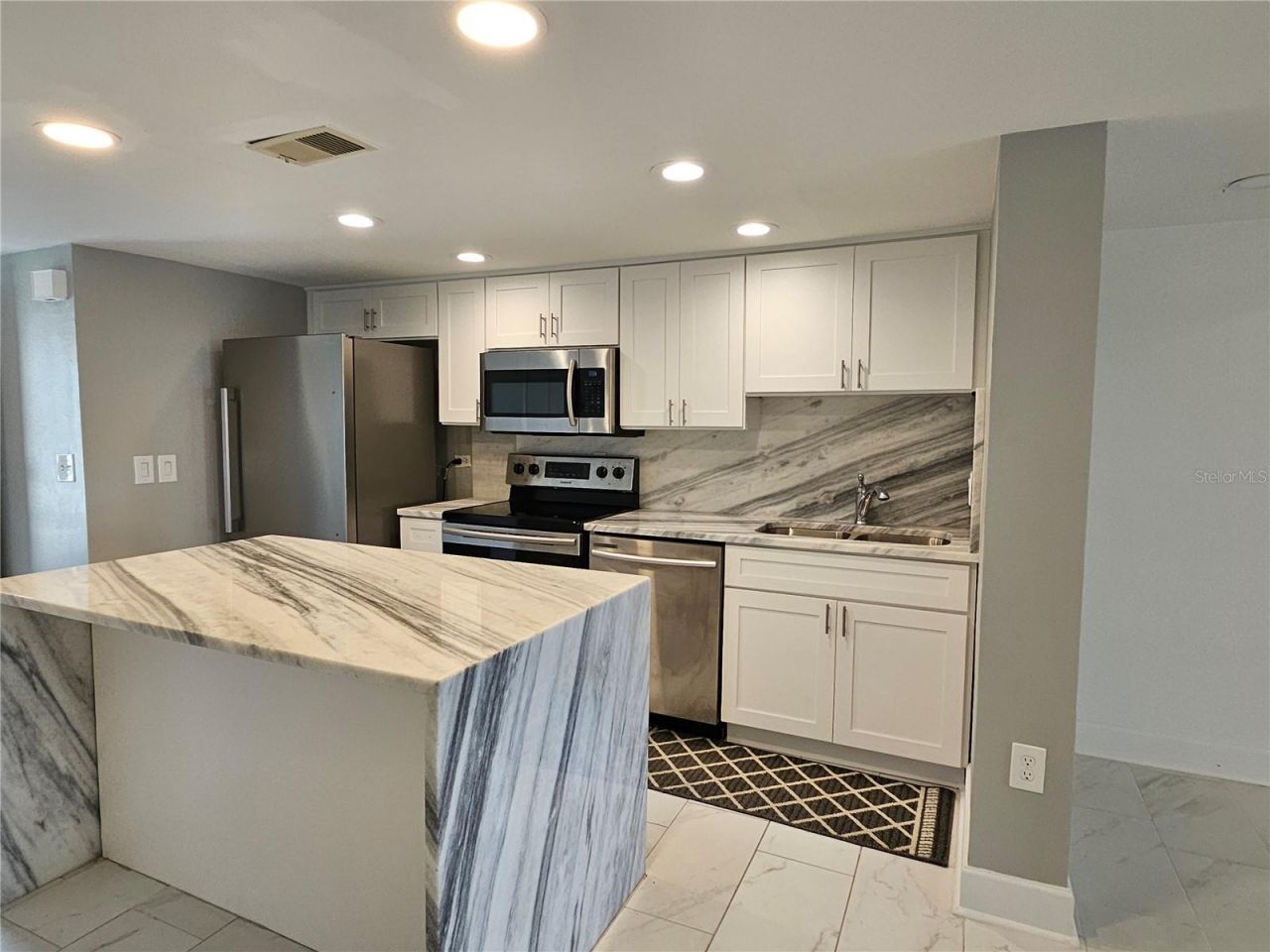 1028 Apollo Beach Boulevard , Unit 19, Apollo Beach, FL 33572 Photo