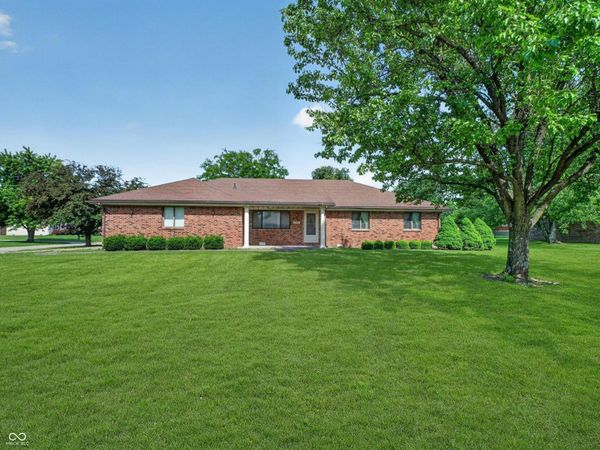 8782 Surrey Drive, Pendleton, IN 46064