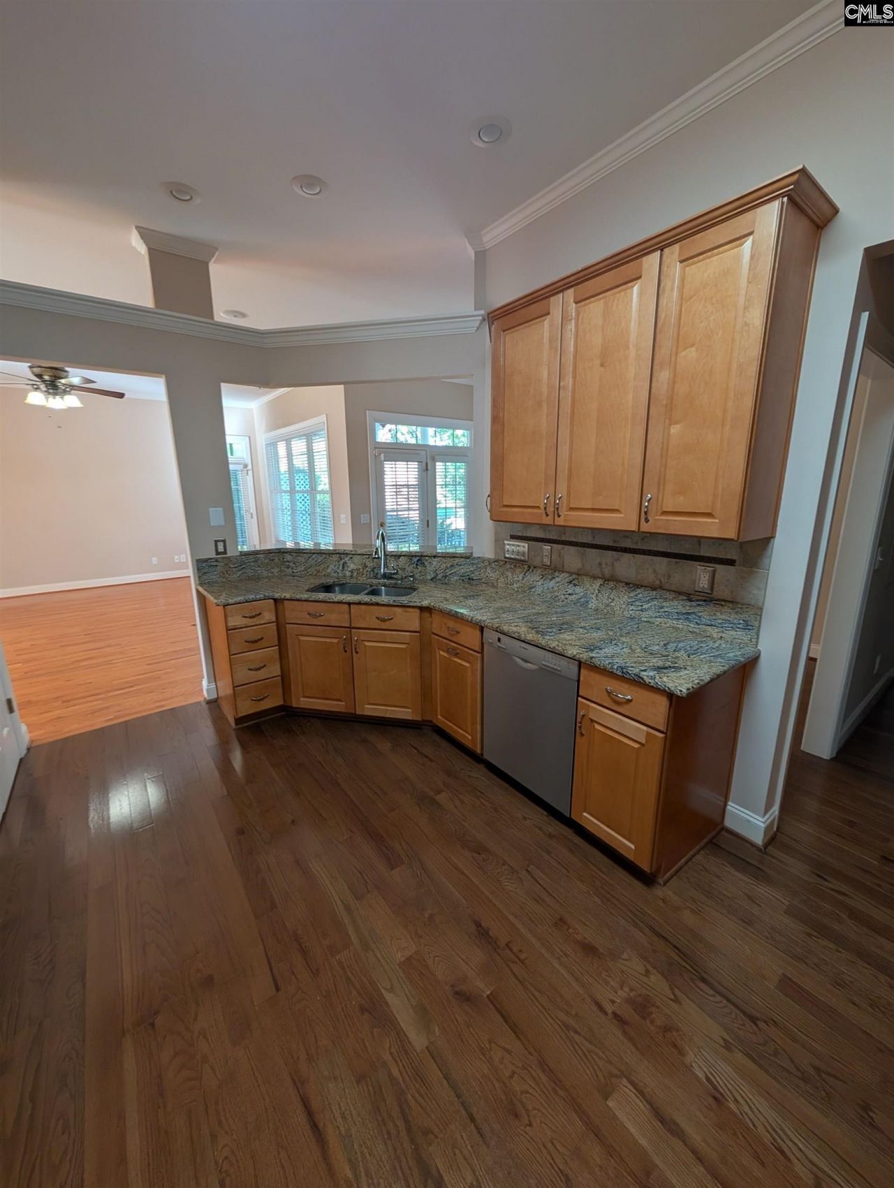 216 Pointe Overlook Drive Photo 12