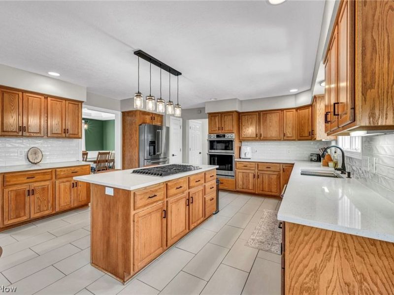 1207 Pennyroyal Circle, Medina, OH 44256 Photo 7