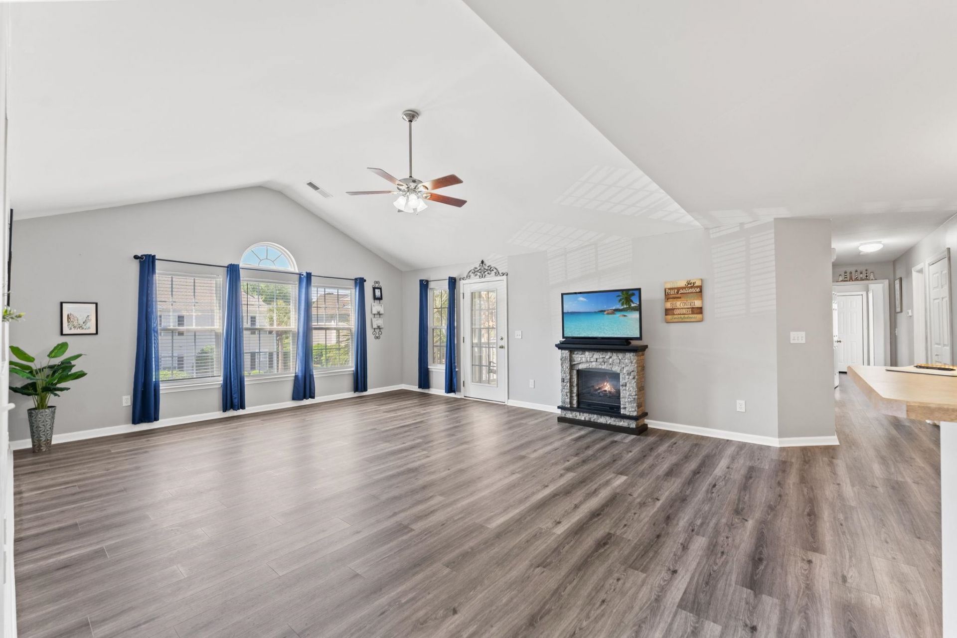 4654 Fringetree Dr.  Photo 10