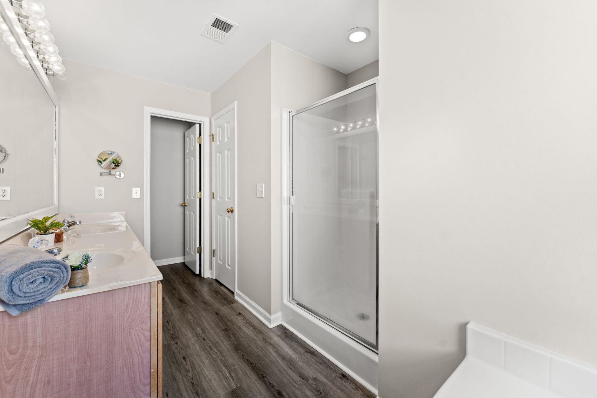 4654 Fringetree Dr. Photo 33