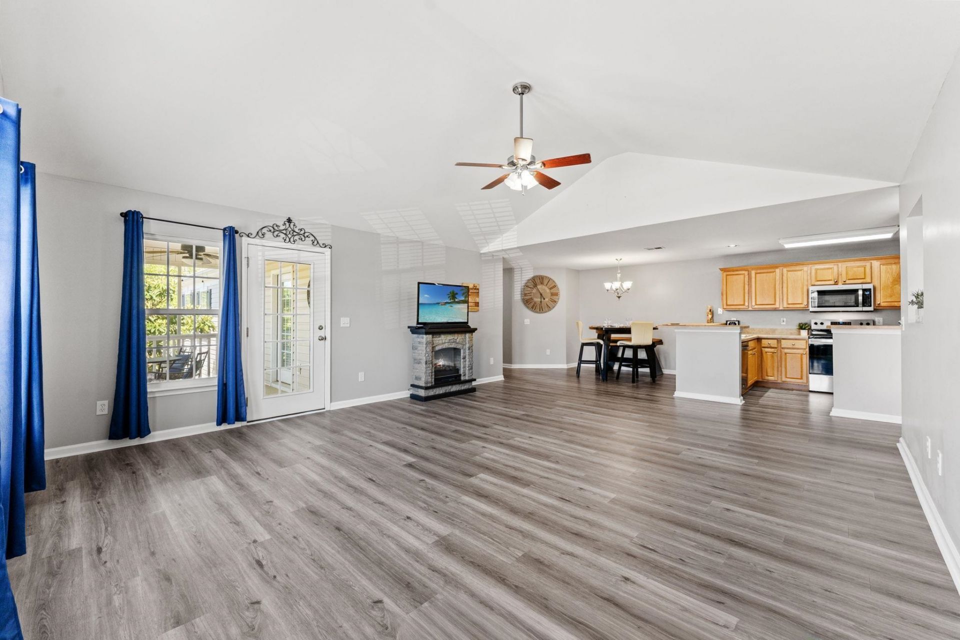 4654 Fringetree Dr.  Photo 6