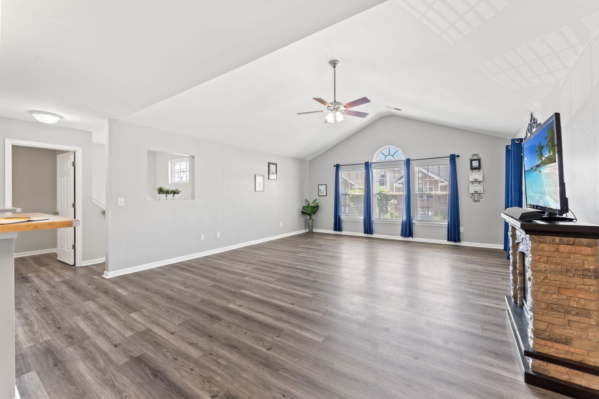4654 Fringetree Dr.  Photo 7