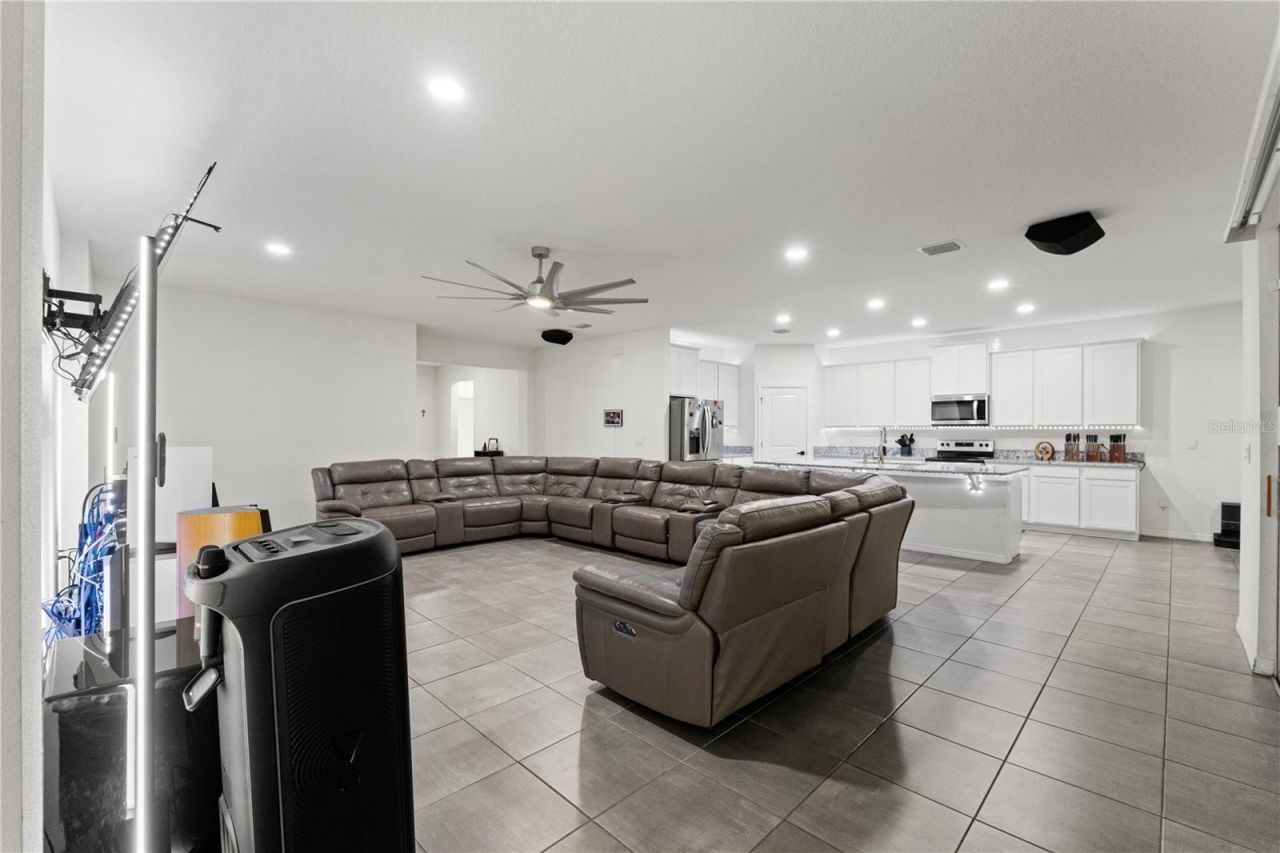 3763 Autumn Amber Drive, Spring Hill, FL 34609 Photo