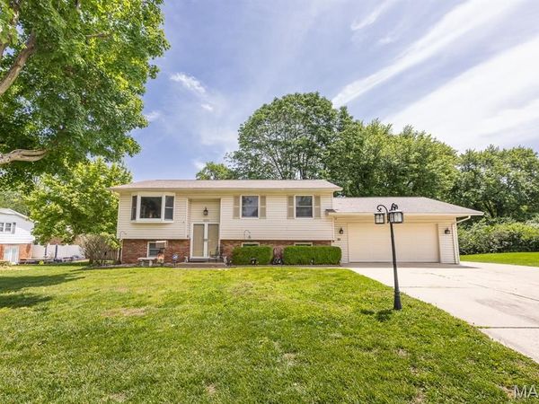 1204 Southview Drive, O'Fallon, IL 62269