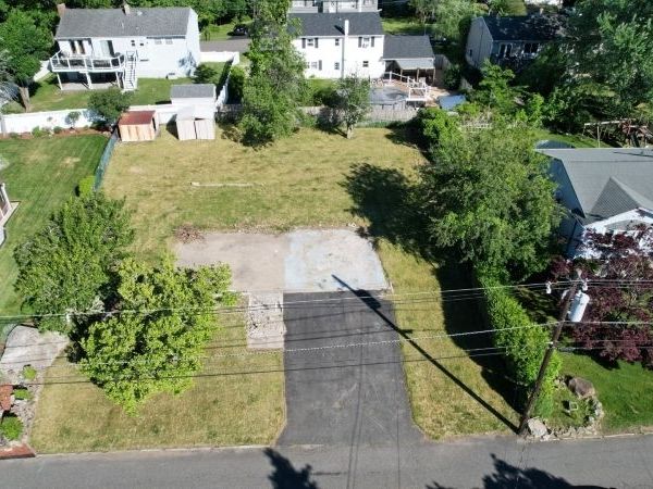 8 North Way, Hopatcong, NJ 07843