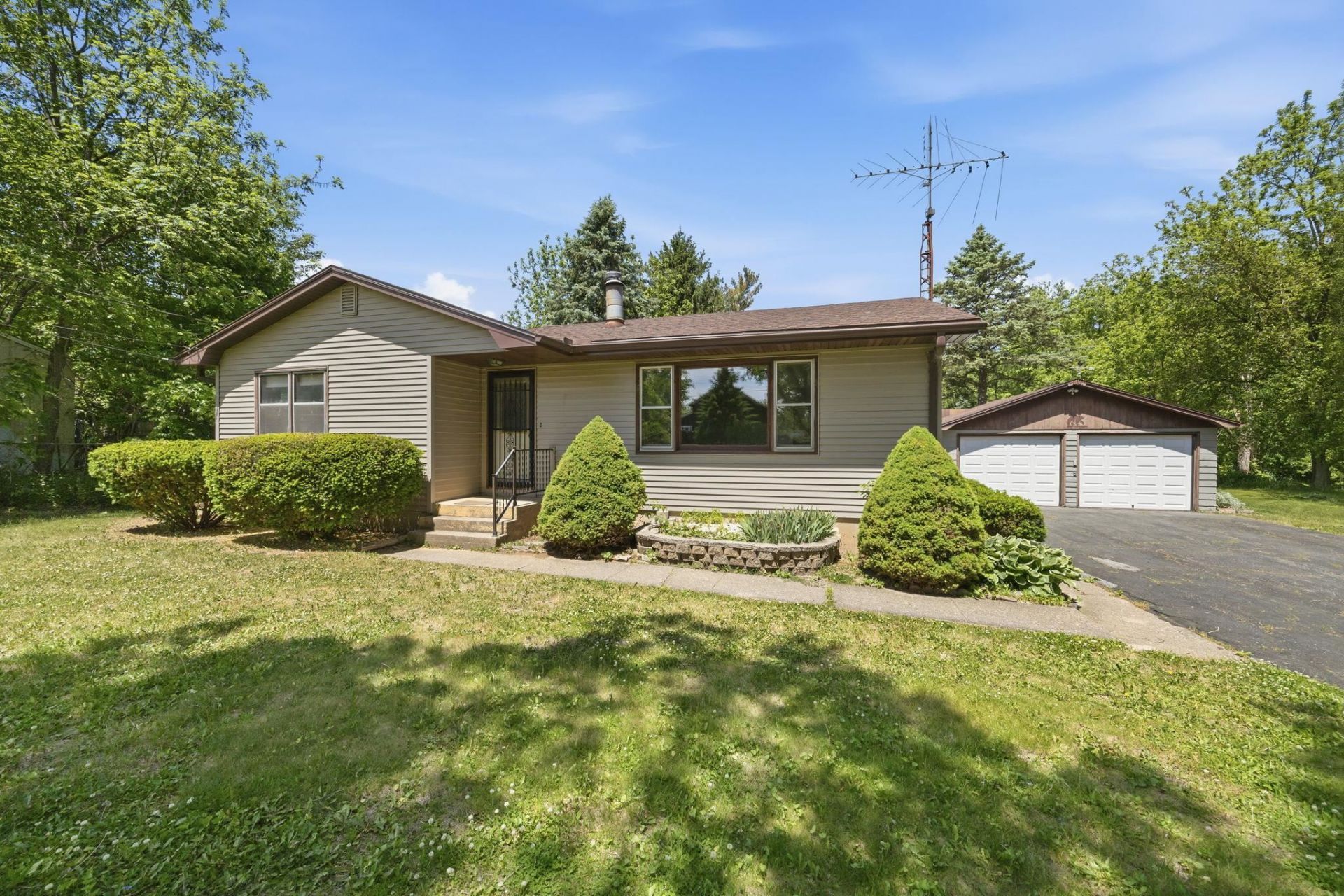 740 Bliven Road, Edgerton, WI 53534 Main Photo