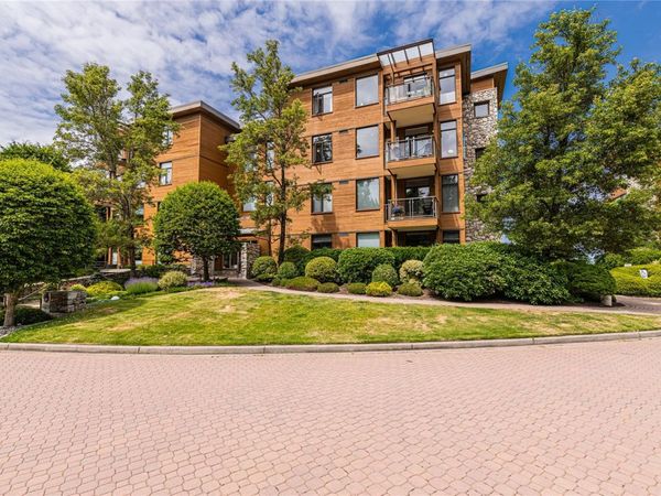 5327 Cordova Bay Rd, Unit #403, Saanich, BC V8Y 2L3