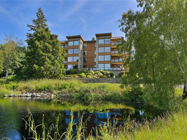 5327 Cordova Bay Rd , Unit #403, Saanich, BC V8Y 2L3