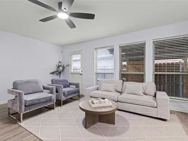 3028 Casa Bella Drive, Arlington, TX 76010