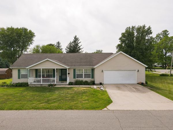 210 N 6th Street, Kentland, IN 47951