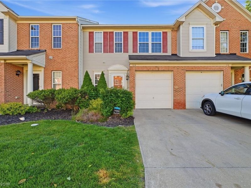 108 Clay Court, Berea, OH 44017 Photo 2
