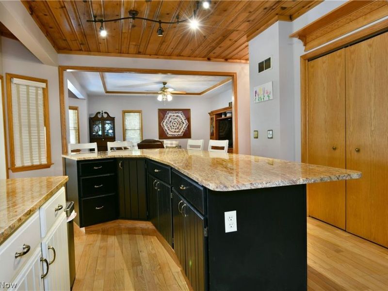 6752 Brookhollow Drive, Lordstown, OH 44481 Photo 18