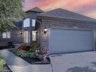 6400 Copper Creek Drive W, Washington Twp, MI 48094