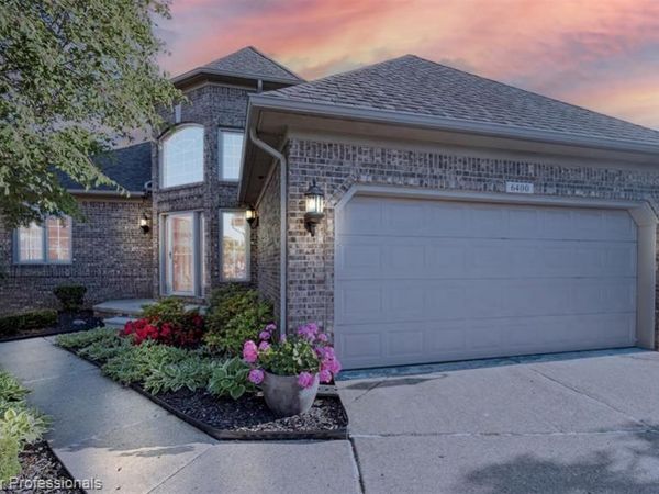 6400 Copper Creek Drive W, Washington Twp, MI 48094