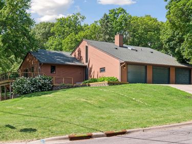 332 Brooks Avenue E, Little Canada, MN 55117