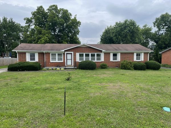 135 Bel Aire Dr , Winchester, TN 37398