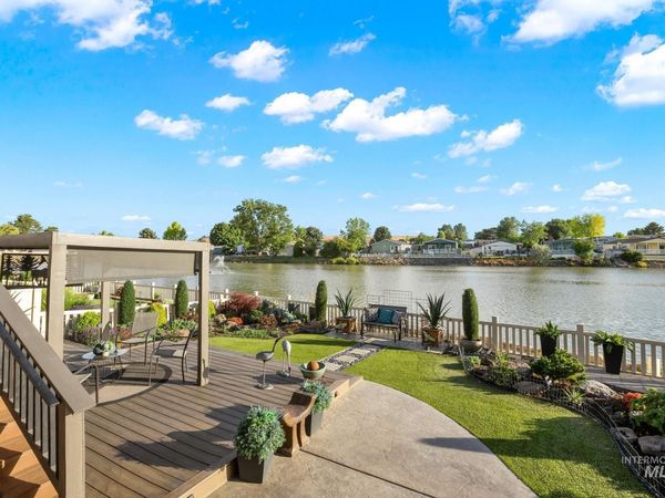 2247 E Blue Lake Ln, Boise, ID 83716