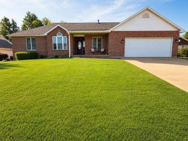 1403 BRECKENRIDGE Drive, Quincy, IL 62305