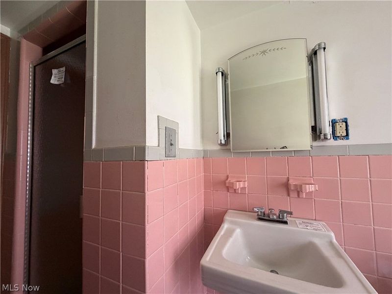 4808 Monticello Boulevard, Richmond Heights, OH 44143 Photo 9