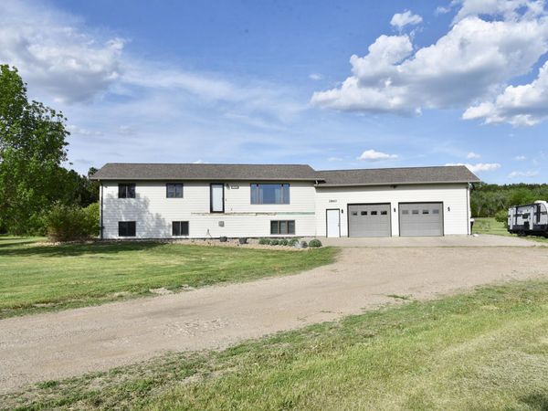2860 Kingsway Road, Pierre, SD 57501