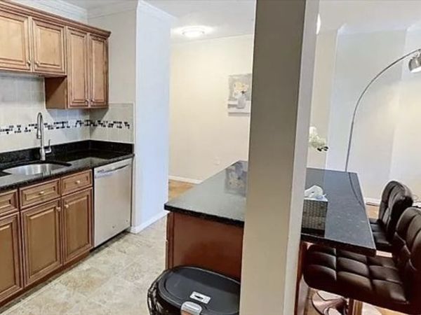 2 Hawthorne Place, Unit 15M, Boston, MA 02114