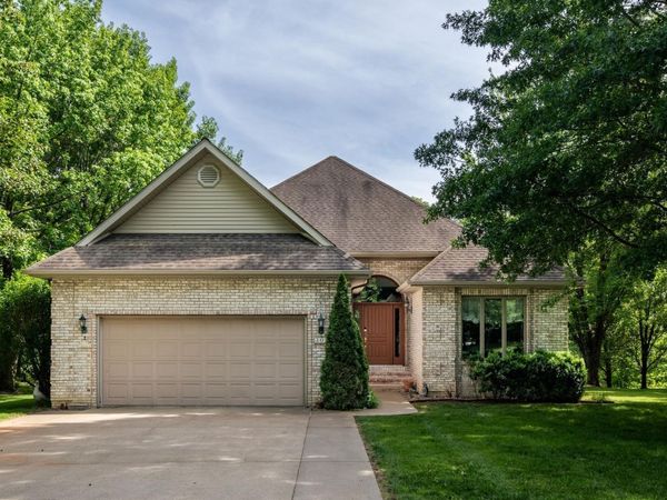 307 Woodlake Court, Carterville, IL 62918