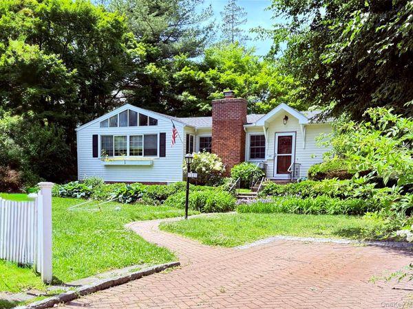 12 Ervilla Drive, Larchmont, NY 10538