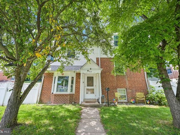 913 LOMOND LANE, PHILADELPHIA, PA 19128