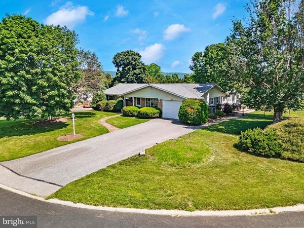 4835 ABERDENE STREET , CENTER VALLEY, PA 18034