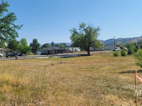 403-409 Illinois Avenue, Council, ID 83612