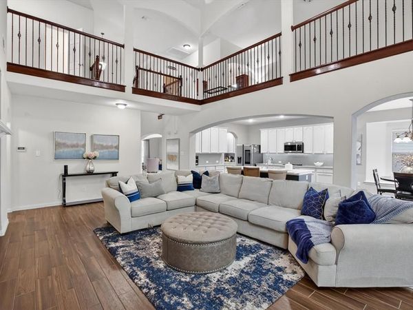 6601 Vintage Drive, Arlington, TX 76001