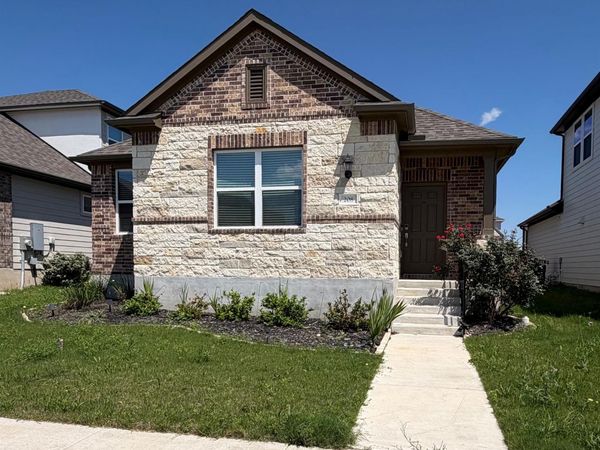 208 Flowers Ave , Hutto, TX 78634