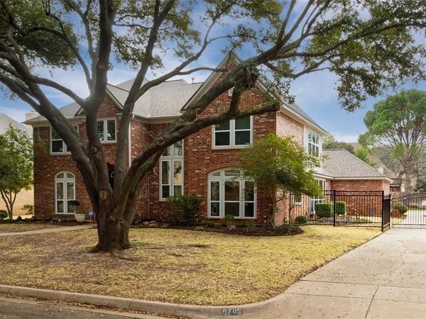 6705 Savannah Lane, Fort Worth, TX 76132