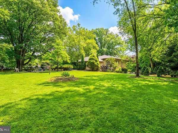 2 ORCHARD AVENUE , BORDENTOWN, NJ 08505
