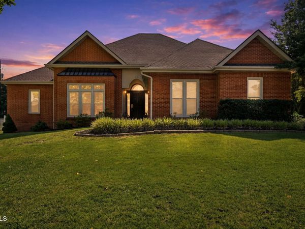 105 Shadowood Drive, Johnson City, TN 37604