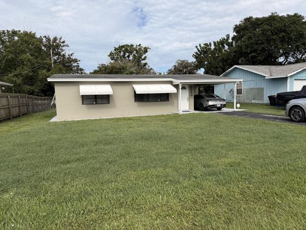 5550 SE Normandy Avenue, Stuart, FL 34997