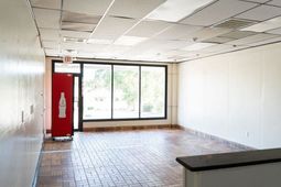 2304 N Kings Hwy.  photo 4