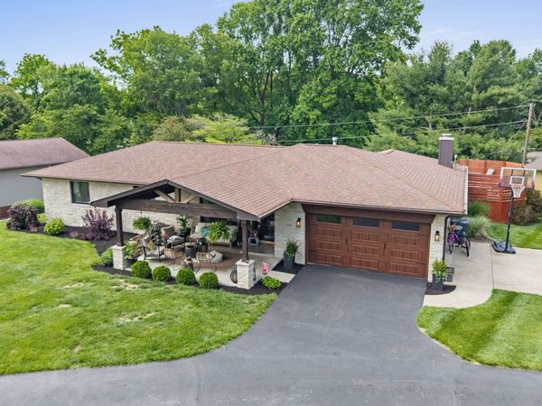 8490 Hilltop Lane , Martinsville, IN 46151