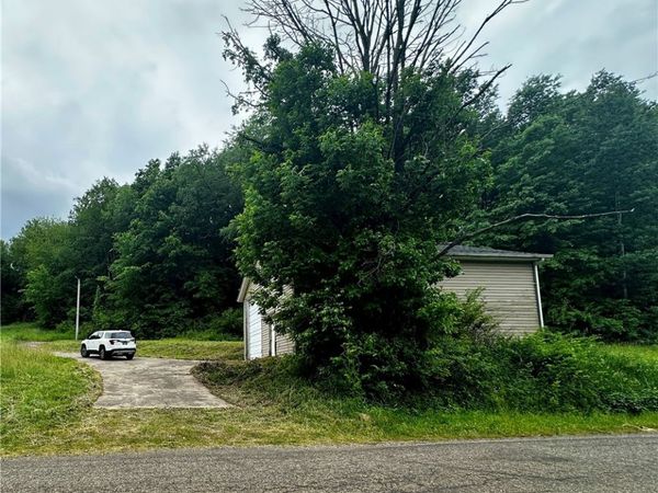 1028 Arbor Road NE, Minerva, OH 44657