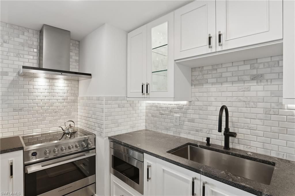 3443 Gulf Shore Blvd N, Unit 714, Naples, FL 34103 Photo